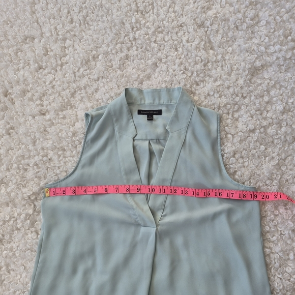 Banana Republic Blouse Pastel Mint Green S  Sleeveless Notch Collar Modern Work - Picture 6 of 10